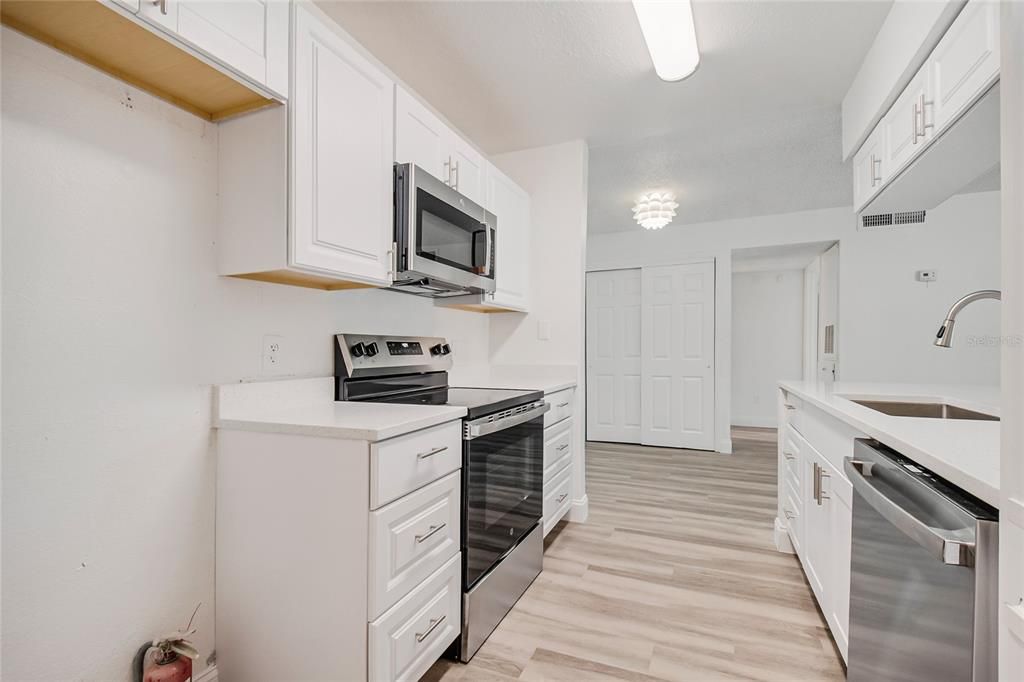 На продажу: $97,500 (1 спален, 1 ванн, 660 Квадратных фут)