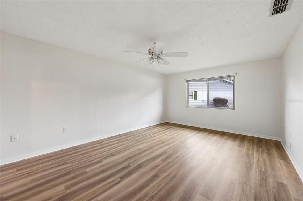 For Sale: $269,000 (2 beds, 3 baths, 2146 Square Feet)