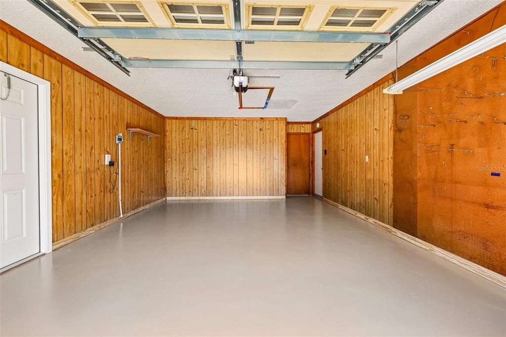 For Sale: $269,000 (2 beds, 3 baths, 2146 Square Feet)