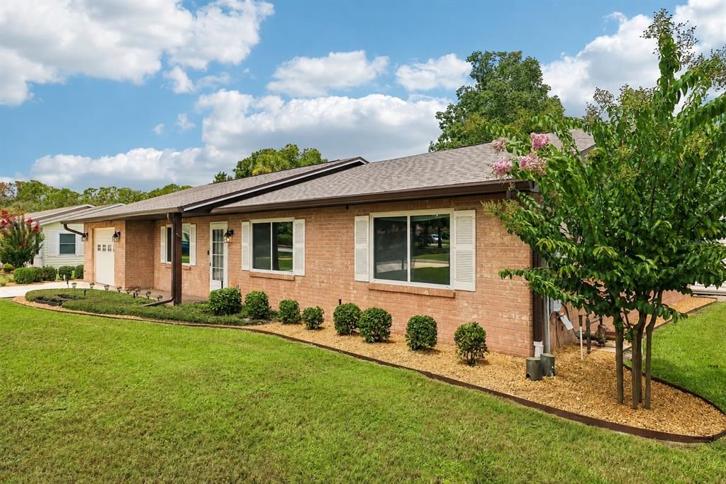 For Sale: $269,000 (2 beds, 3 baths, 2146 Square Feet)