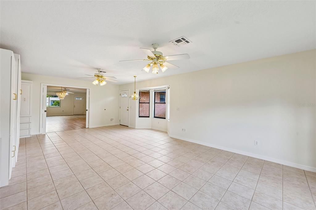 For Sale: $269,000 (2 beds, 3 baths, 2146 Square Feet)