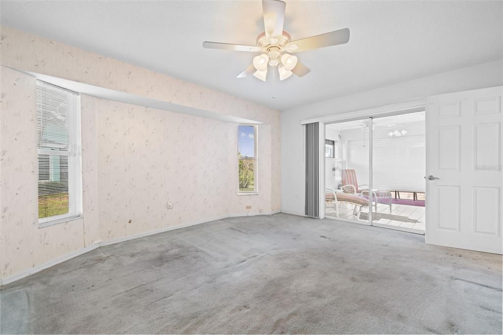 Под контрактом: $299,999 (3 спален, 2 ванн, 1767 Квадратных фут)