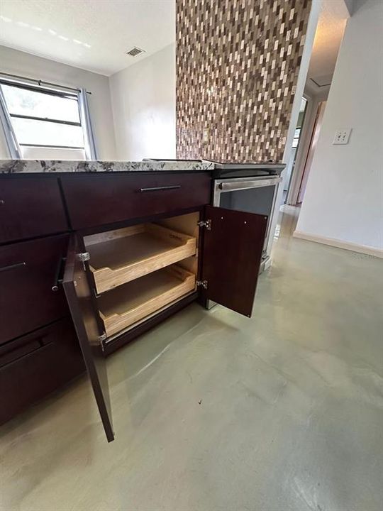 В аренду: $1,850 (3 спален, 2 ванн, 1619 Квадратных фут)