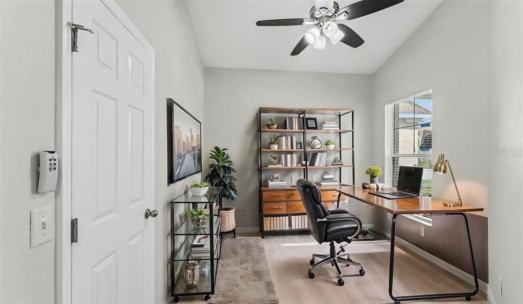 En Venta: $339,900 (4 camas, 2 baños, 2093 Pies cuadrados)