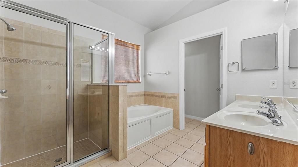 En Venta: $339,900 (4 camas, 2 baños, 2093 Pies cuadrados)