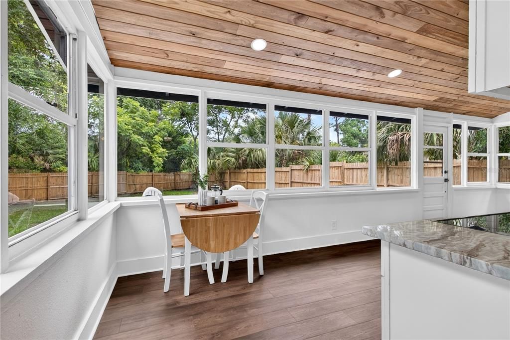 На продажу: $439,900 (3 спален, 2 ванн, 1520 Квадратных фут)