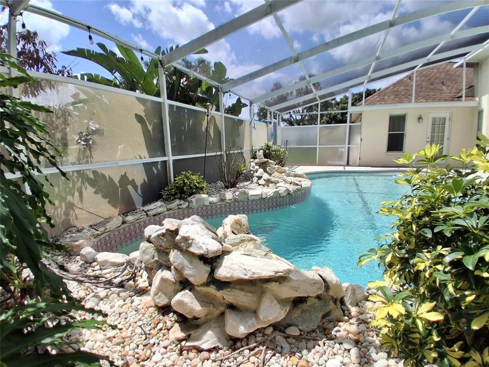 Active With Contract: $2,650 (3 beds, 2 baths, 2642 Square Feet)