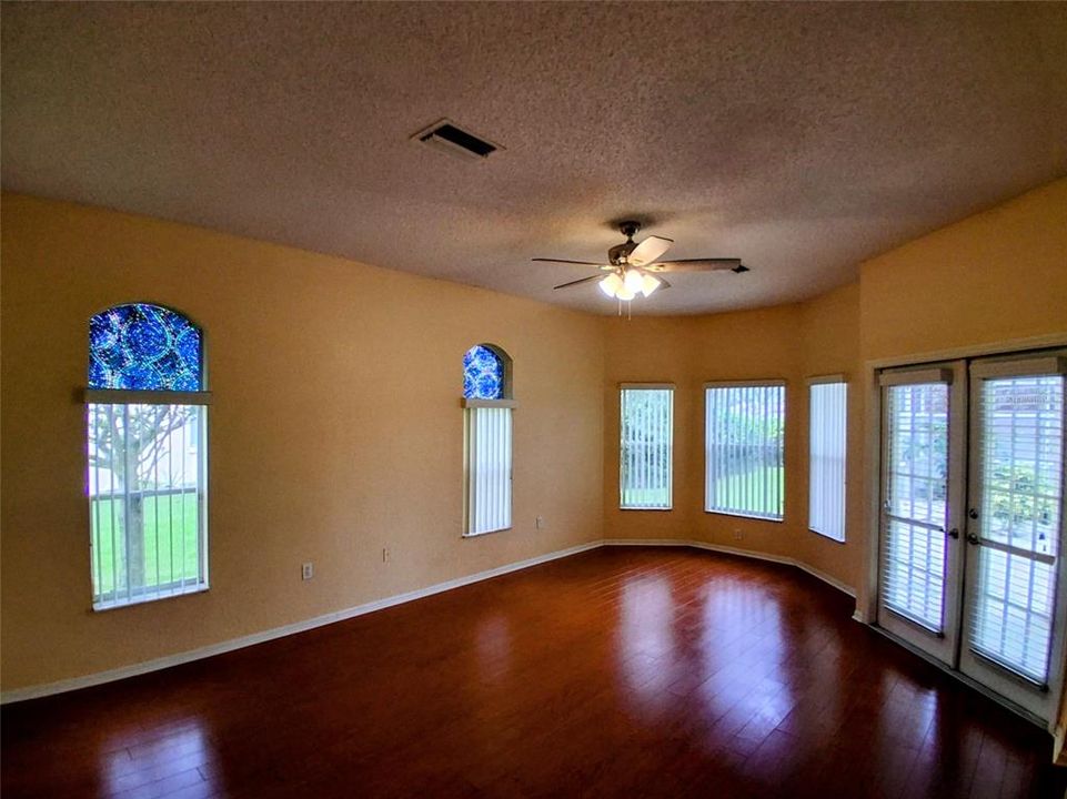 Active With Contract: $2,650 (3 beds, 2 baths, 2642 Square Feet)