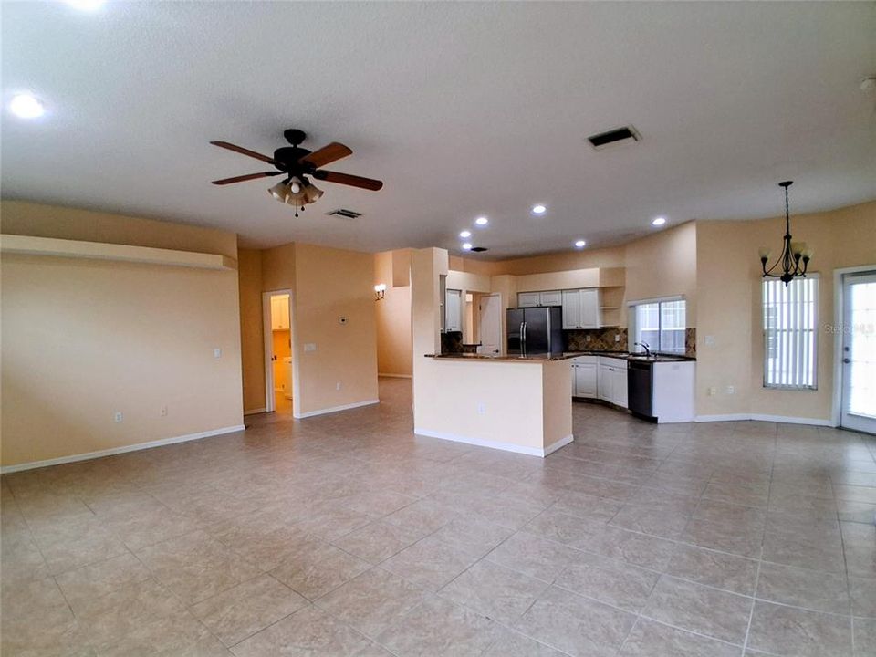 Active With Contract: $2,650 (3 beds, 2 baths, 2642 Square Feet)