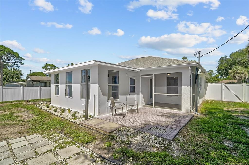 Activo con contrato: $259,900 (2 camas, 2 baños, 995 Pies cuadrados)