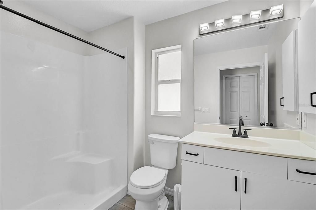 Activo con contrato: $259,900 (2 camas, 2 baños, 995 Pies cuadrados)