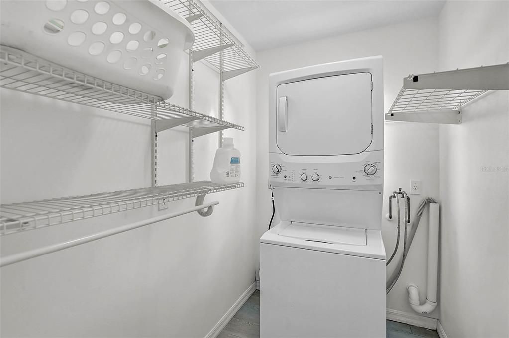 Activo con contrato: $259,900 (2 camas, 2 baños, 995 Pies cuadrados)