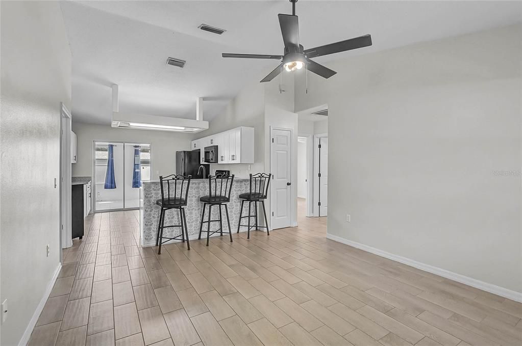 Activo con contrato: $259,900 (2 camas, 2 baños, 995 Pies cuadrados)