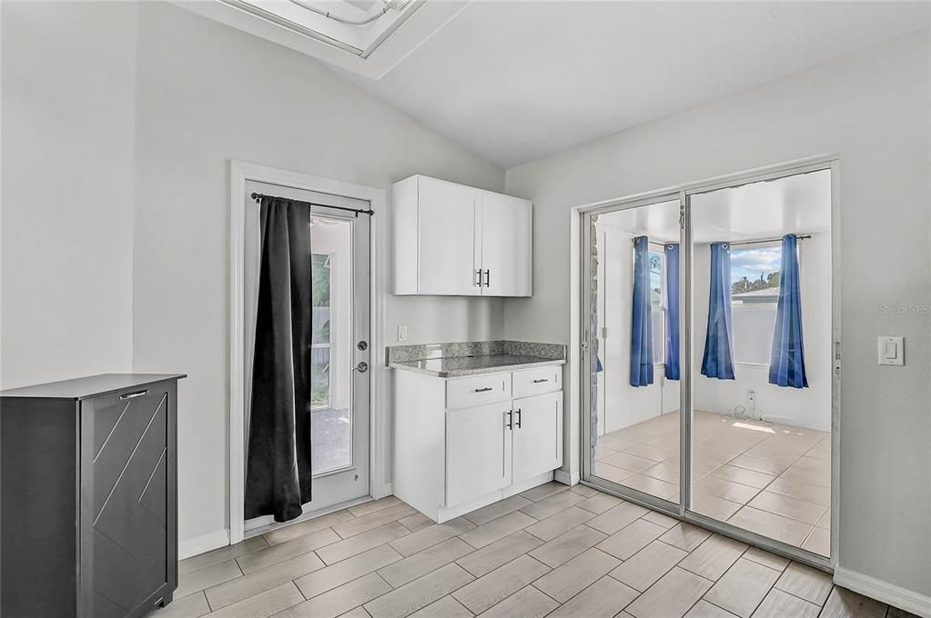 Activo con contrato: $259,900 (2 camas, 2 baños, 995 Pies cuadrados)