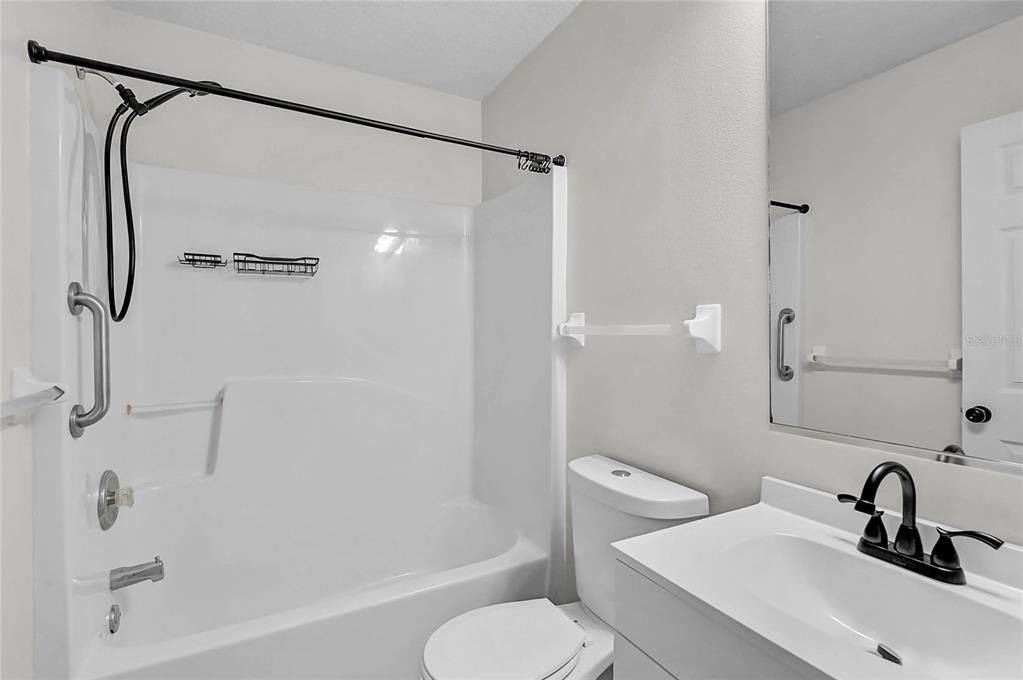 Activo con contrato: $259,900 (2 camas, 2 baños, 995 Pies cuadrados)