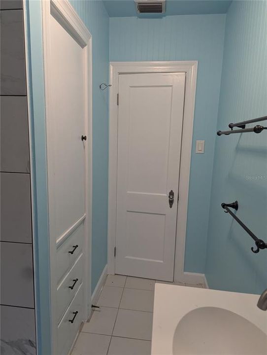 Activo con contrato: $2,495 (3 camas, 2 baños, 1281 Pies cuadrados)