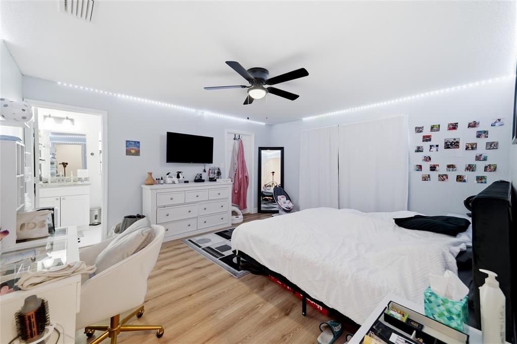 En Venta: $334,900 (3 camas, 2 baños, 1284 Pies cuadrados)