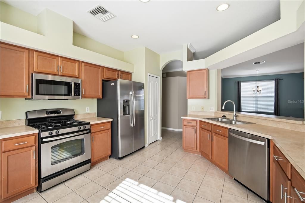 В аренду: $2,395 (3 спален, 2 ванн, 2135 Квадратных фут)