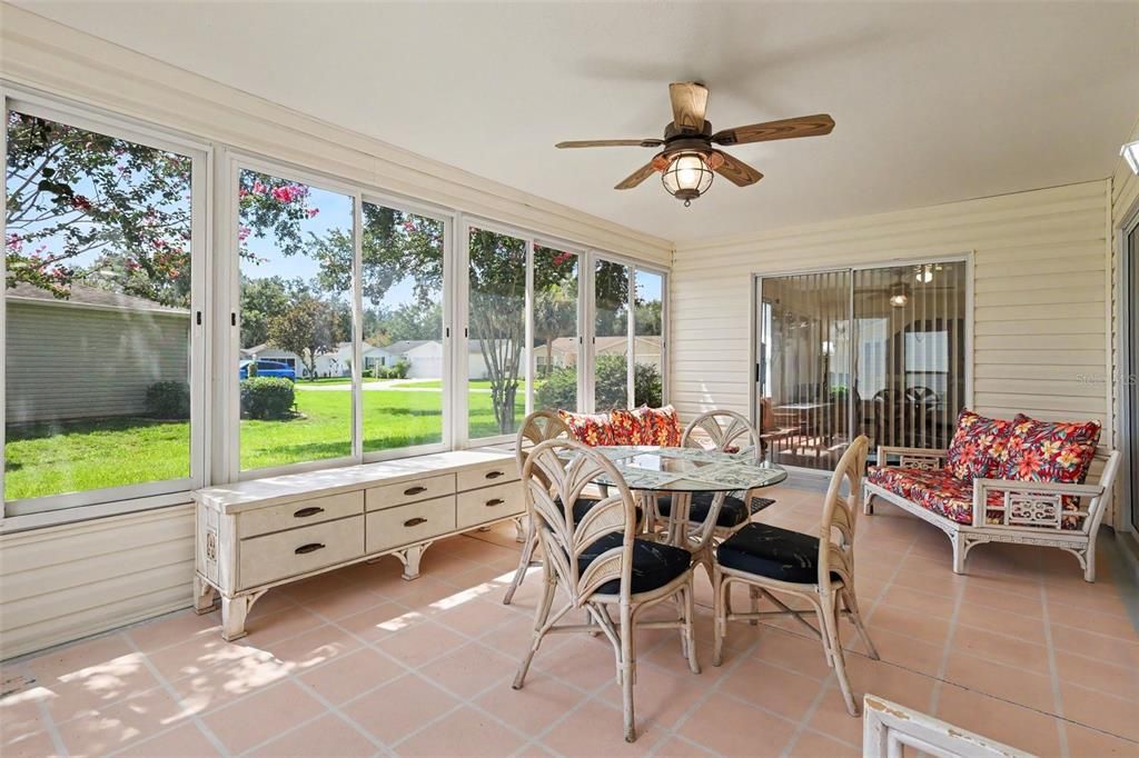На продажу: $269,900 (2 спален, 2 ванн, 1148 Квадратных фут)