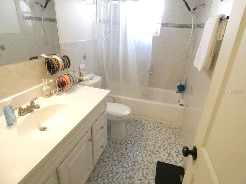 Active With Contract: $180,000 (3 beds, 2 baths, 1236 Square Feet)