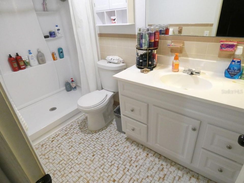Active With Contract: $180,000 (3 beds, 2 baths, 1236 Square Feet)