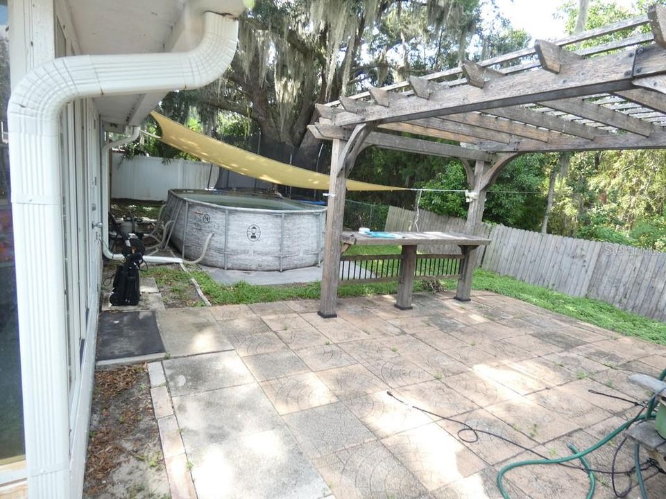 Active With Contract: $180,000 (3 beds, 2 baths, 1236 Square Feet)