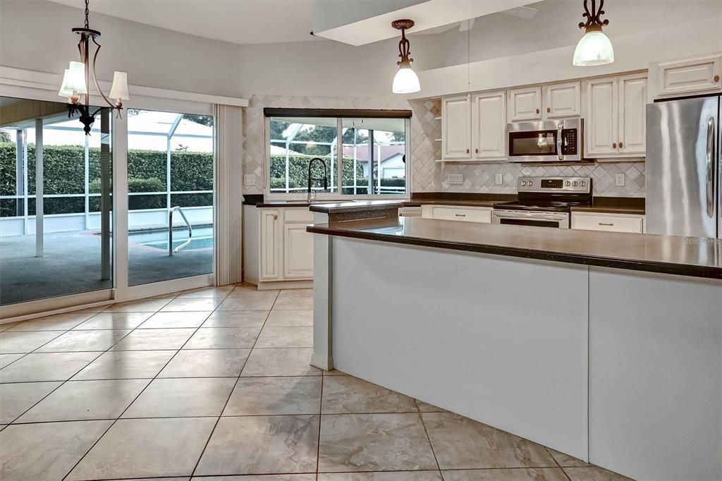 For Sale: $619,000 (3 beds, 2 baths, 2319 Square Feet)