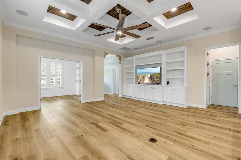 For Sale: $699,000 (3 beds, 2 baths, 1908 Square Feet)