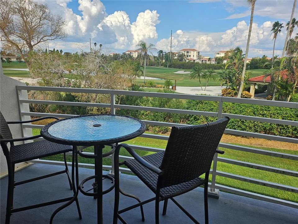 For Rent: $2,500 (2 beds, 2 baths, 1140 Square Feet)