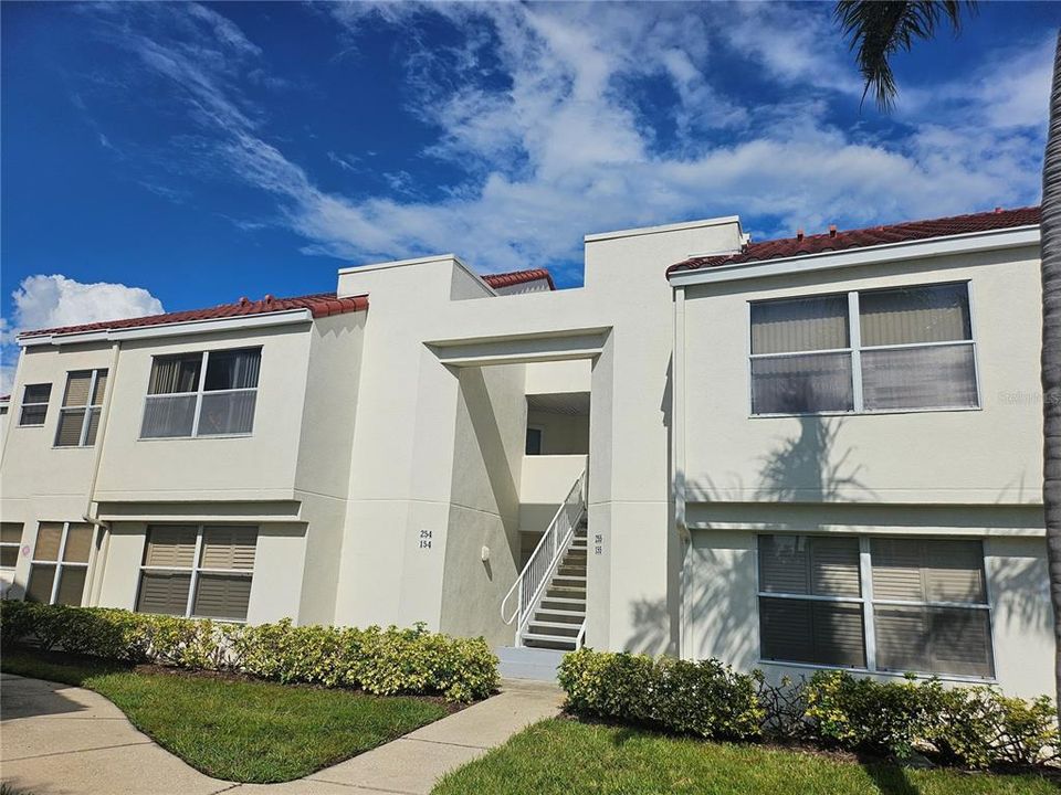 For Rent: $2,500 (2 beds, 2 baths, 1140 Square Feet)