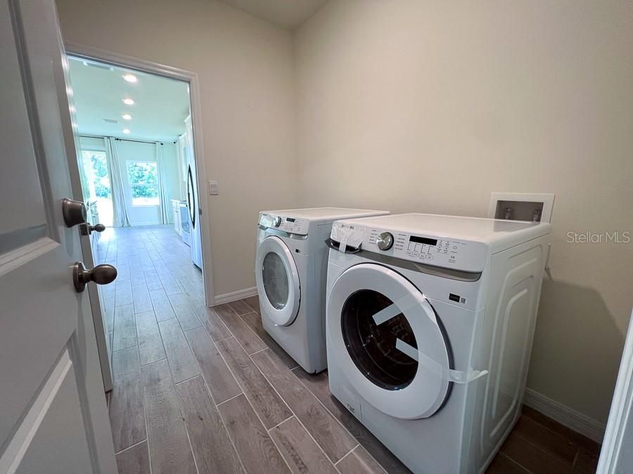 For Rent: $3,000 (3 beds, 2 baths, 1787 Square Feet)