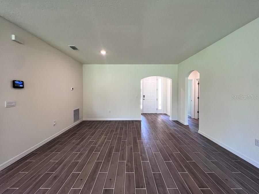 For Rent: $3,000 (3 beds, 2 baths, 1787 Square Feet)