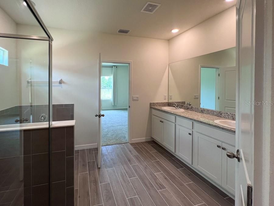 For Rent: $3,000 (3 beds, 2 baths, 1787 Square Feet)