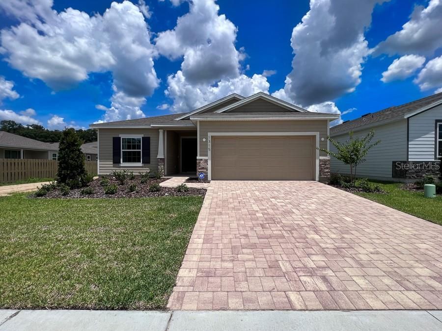 For Rent: $3,000 (3 beds, 2 baths, 1787 Square Feet)