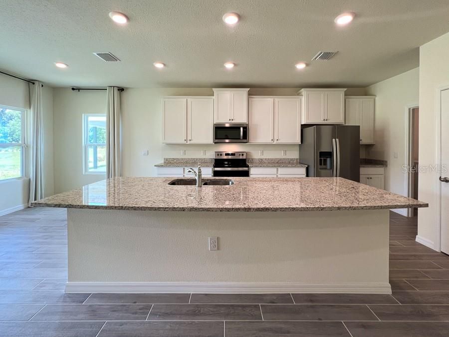 For Rent: $3,000 (3 beds, 2 baths, 1787 Square Feet)