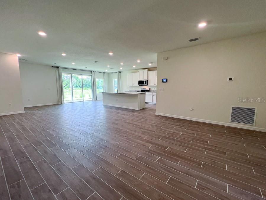 For Rent: $3,000 (3 beds, 2 baths, 1787 Square Feet)