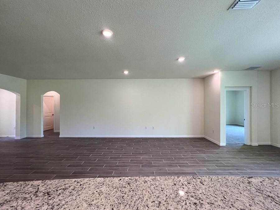 For Rent: $3,000 (3 beds, 2 baths, 1787 Square Feet)