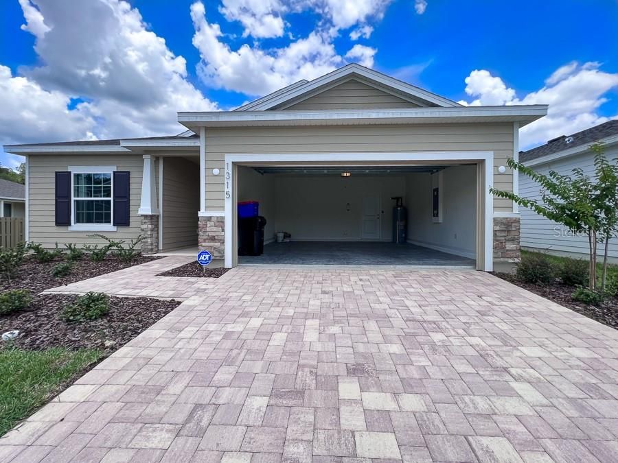 For Rent: $3,000 (3 beds, 2 baths, 1787 Square Feet)