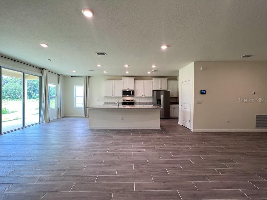 For Rent: $3,000 (3 beds, 2 baths, 1787 Square Feet)