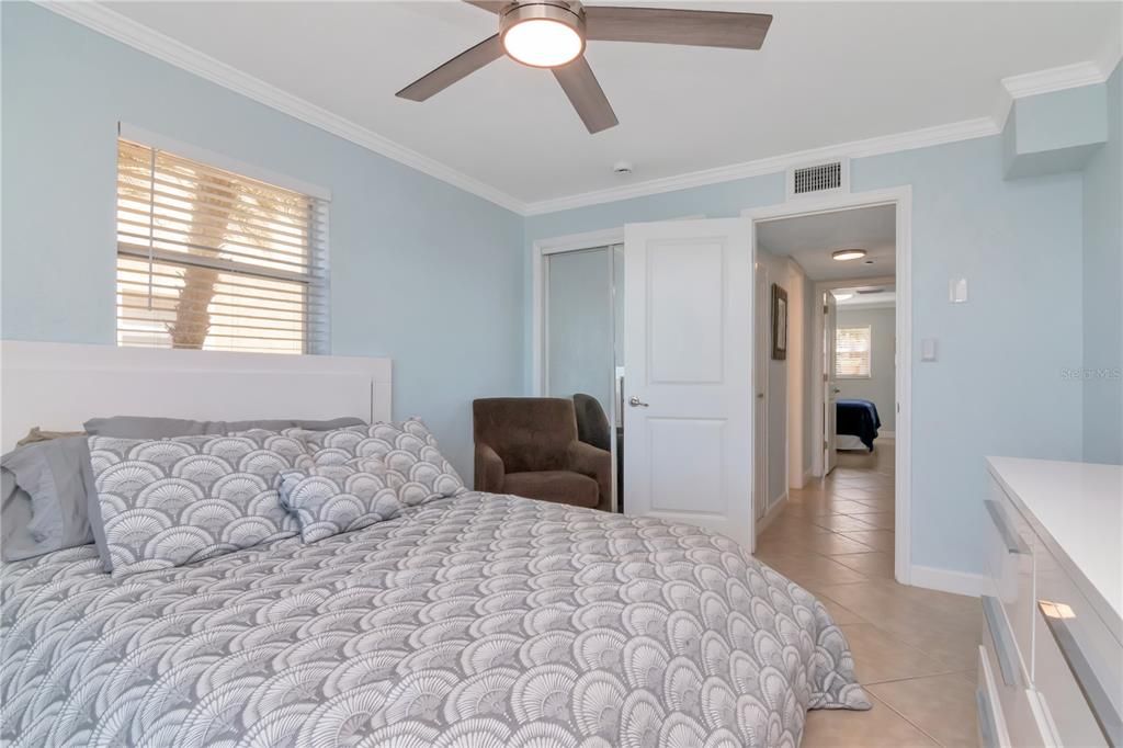 For Rent: $3,000 (2 beds, 1 baths, 851 Square Feet)
