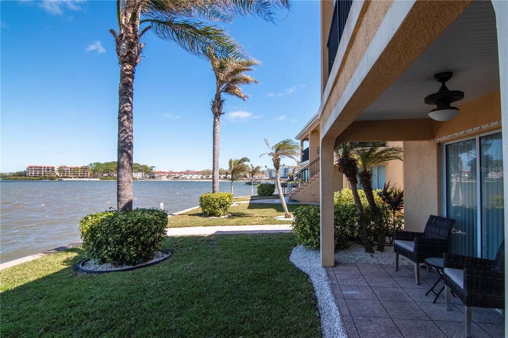 For Rent: $3,000 (2 beds, 1 baths, 851 Square Feet)