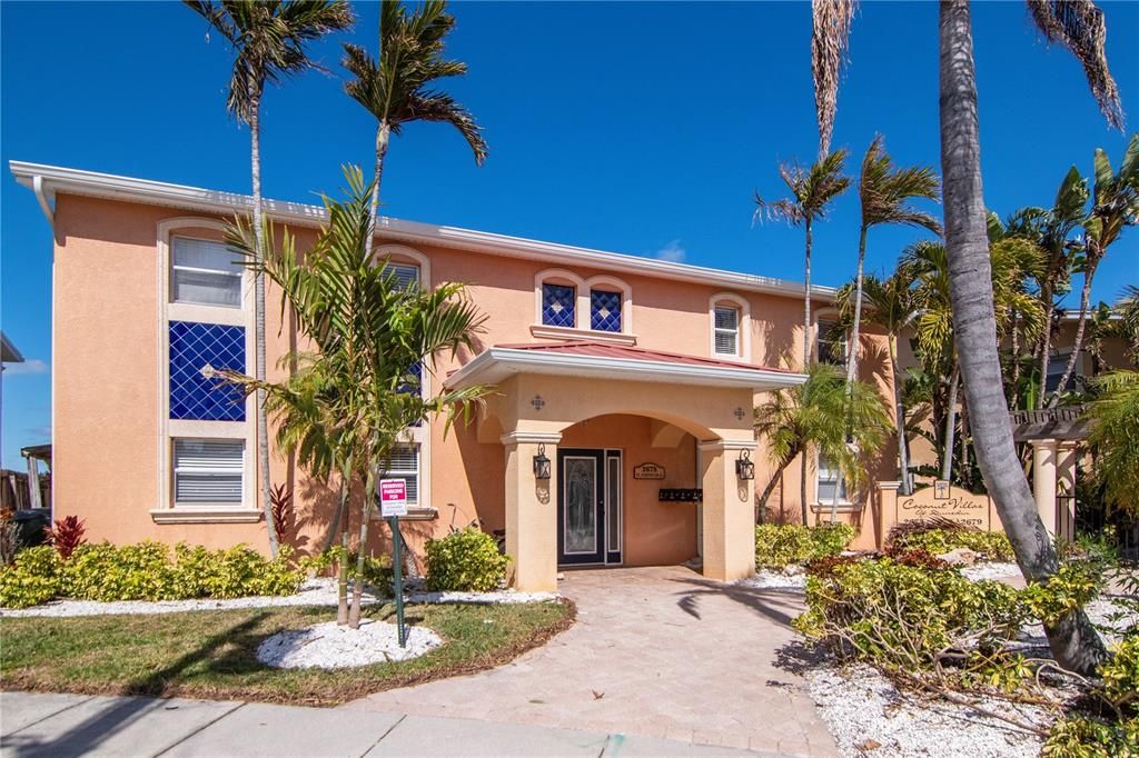 For Rent: $3,000 (2 beds, 1 baths, 851 Square Feet)