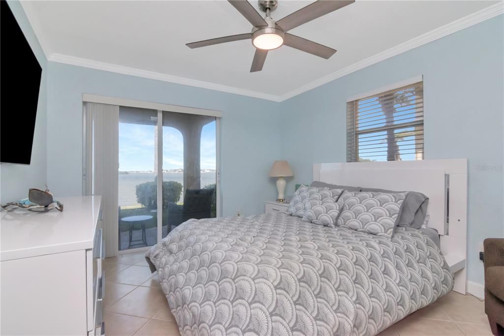 For Rent: $3,000 (2 beds, 1 baths, 851 Square Feet)
