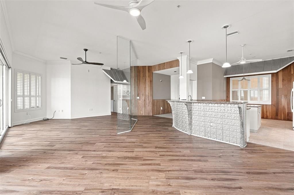 For Sale: $675,000 (3 beds, 2 baths, 1916 Square Feet)