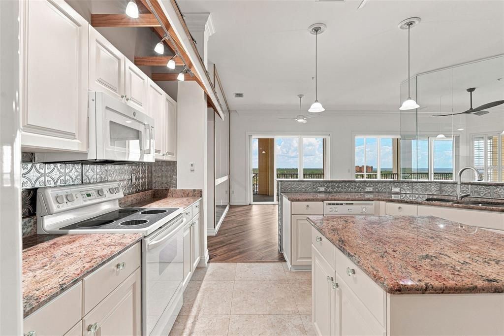 For Sale: $675,000 (3 beds, 2 baths, 1916 Square Feet)