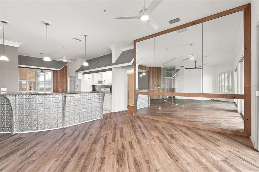 For Sale: $675,000 (3 beds, 2 baths, 1916 Square Feet)