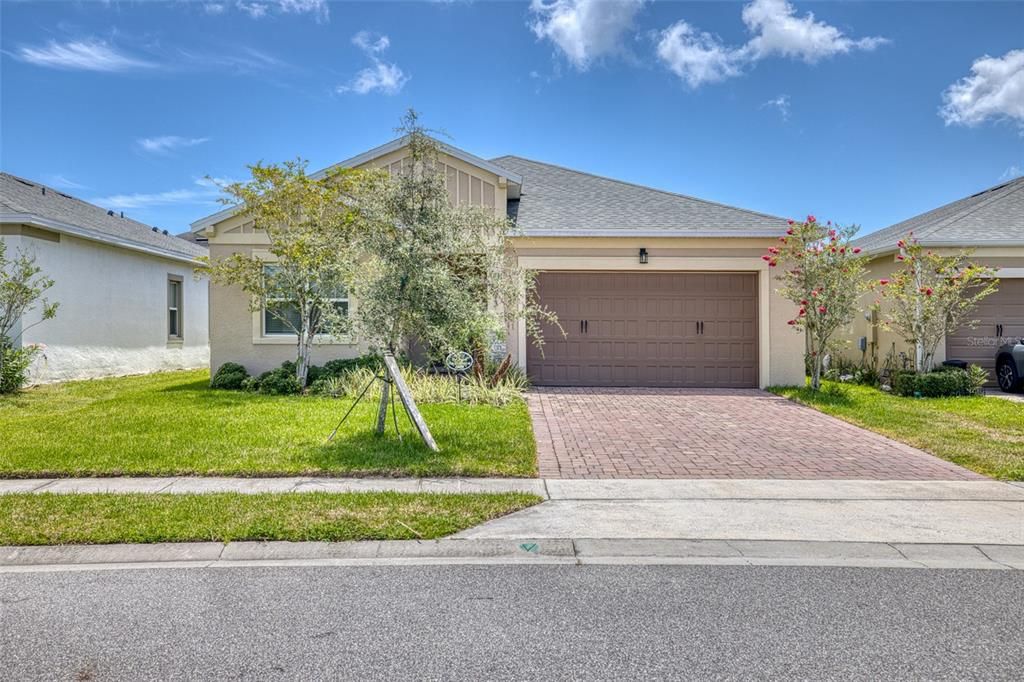 For Sale: $399,900 (4 beds, 2 baths, 1896 Square Feet)