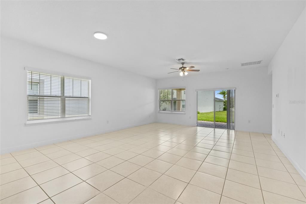 For Sale: $399,900 (4 beds, 2 baths, 1896 Square Feet)