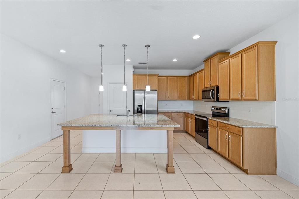 For Sale: $399,900 (4 beds, 2 baths, 1896 Square Feet)