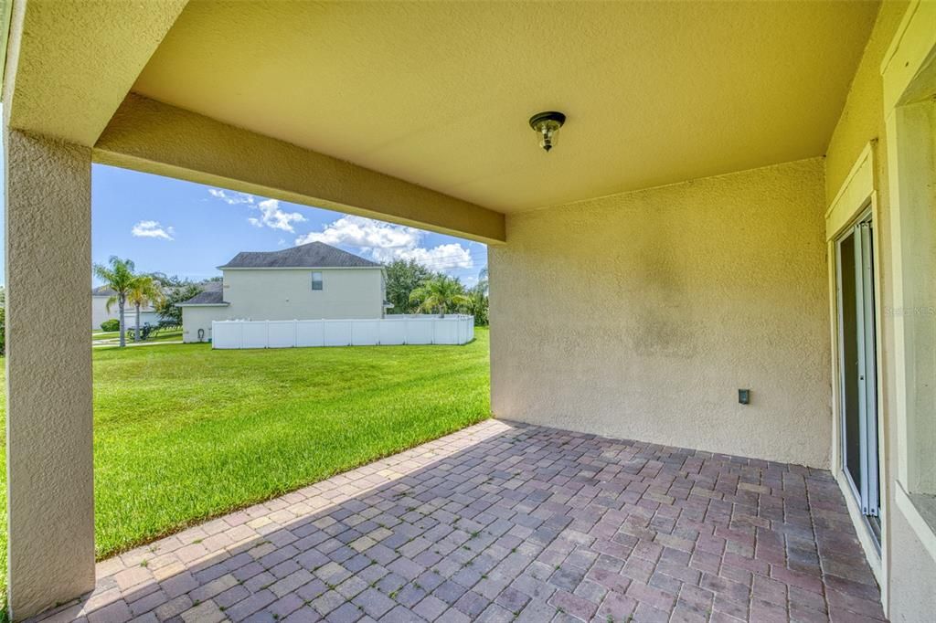 For Sale: $399,900 (4 beds, 2 baths, 1896 Square Feet)
